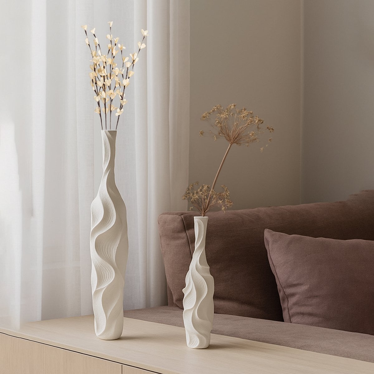 Matt weiße Vase in Polyresin 18x18x89cm