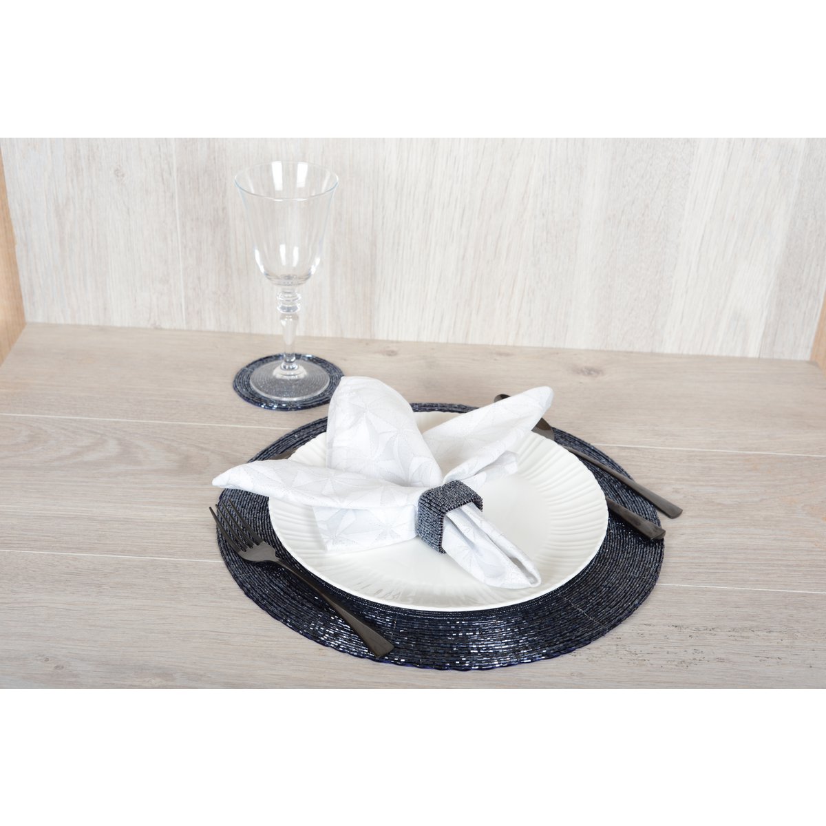 Hausfrau 24 glänzende schwarze Stücke